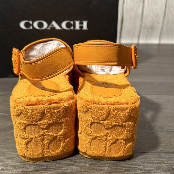 Coach Noelle Terry Cloth - Picture 3 of 6